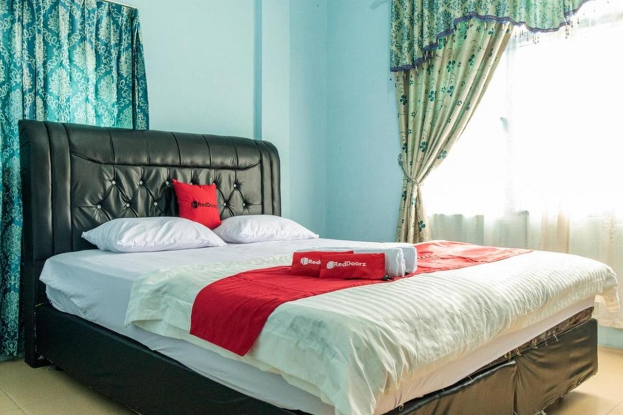 Reddoorz Syariah @ Jalan Setiabudi Medan 3 Екстер'єр фото